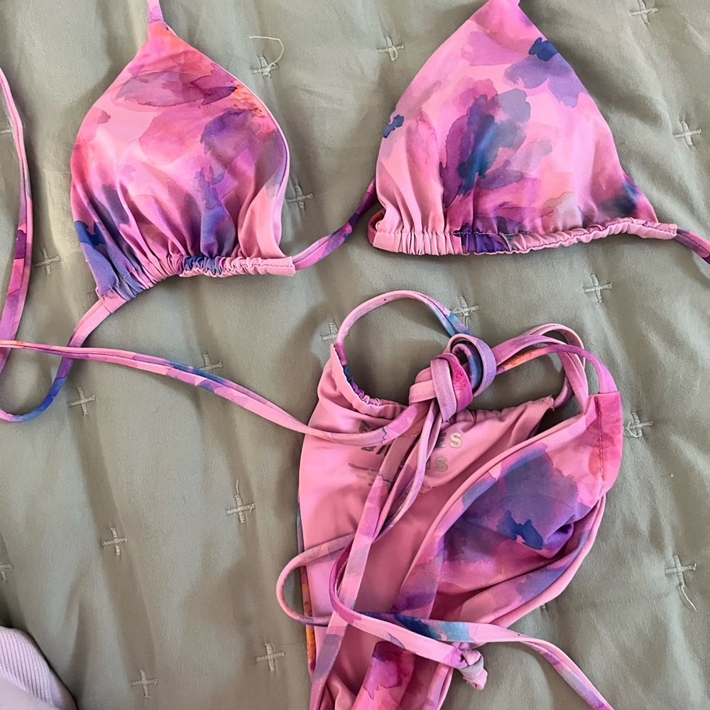 Frankie’s bikini
